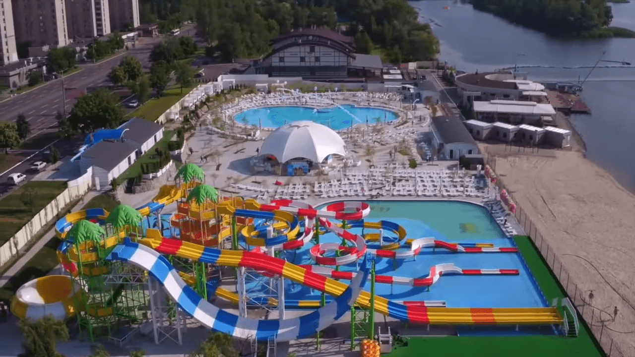 Аквапарк Happy Day, Днепр. Как выглядит аквапарк на Набережной Победы с высоты